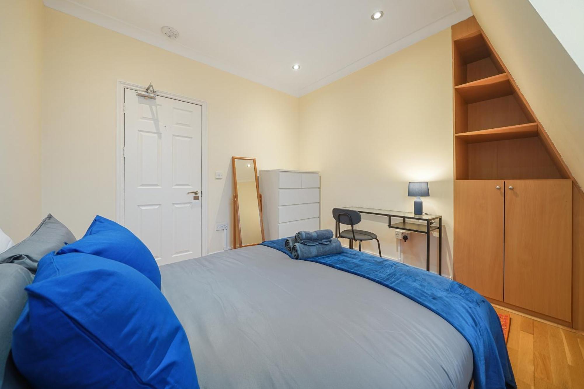 The Chic Townhouse In Kings Cross!!! 3 Floors Leilighet London Eksteriør bilde